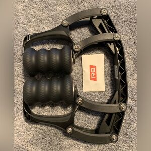 ROLL recovery R8 Black Massage Roller